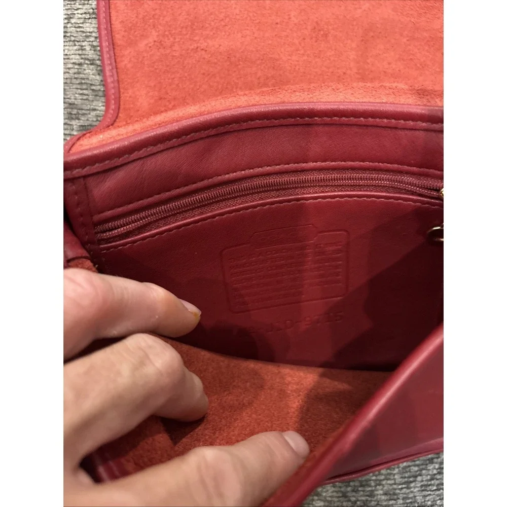 Vintage Coach Legacy Companion Flap Turn Lock Crossbody Red Leather 9715 - Picture 4 of 5